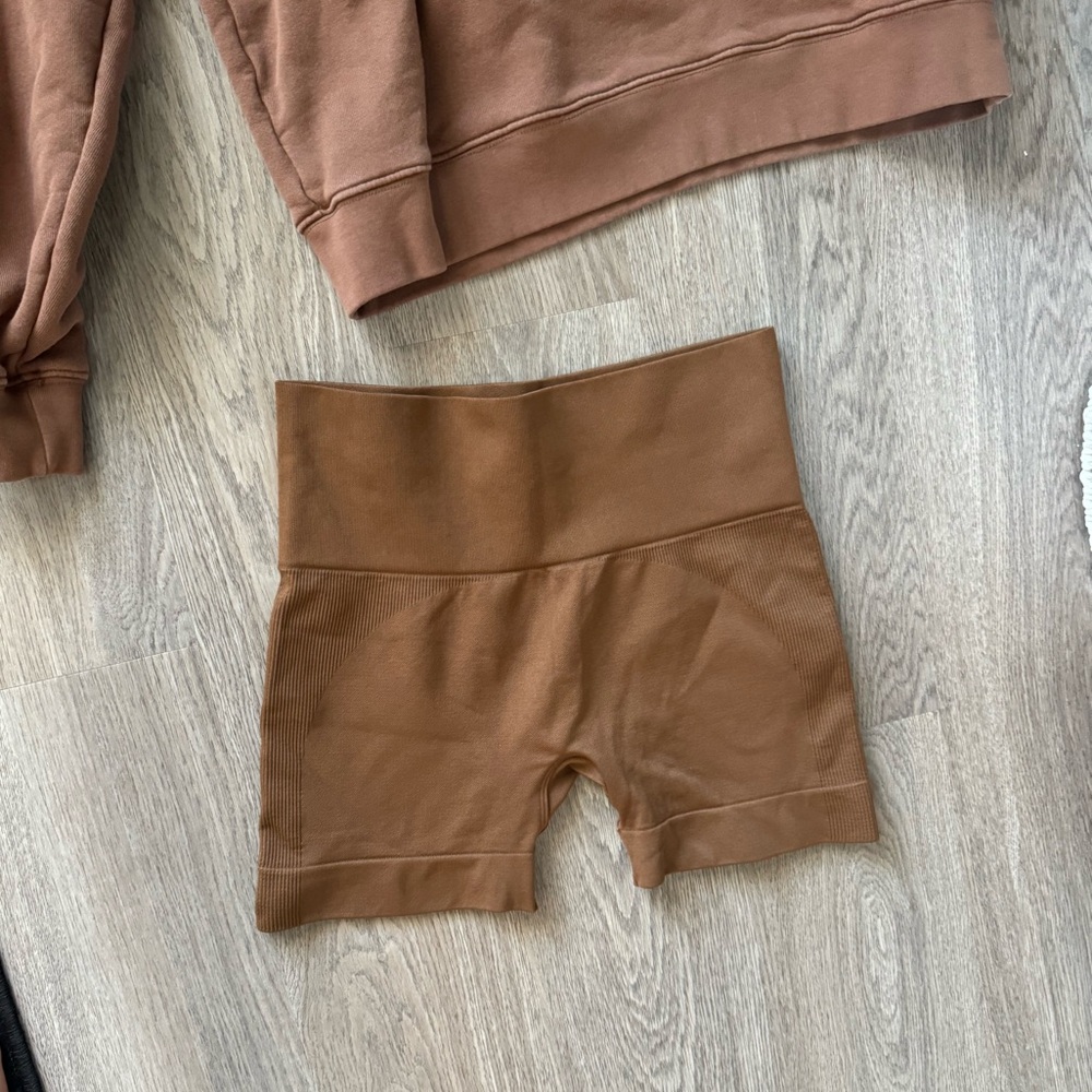 Set Active Sweatshirt only!! - Picture 2 of 4